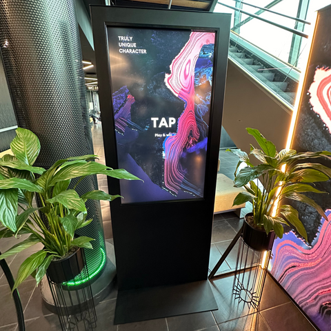 Altumas Nu Interactive stand - 50" / 55" - PCAP screen