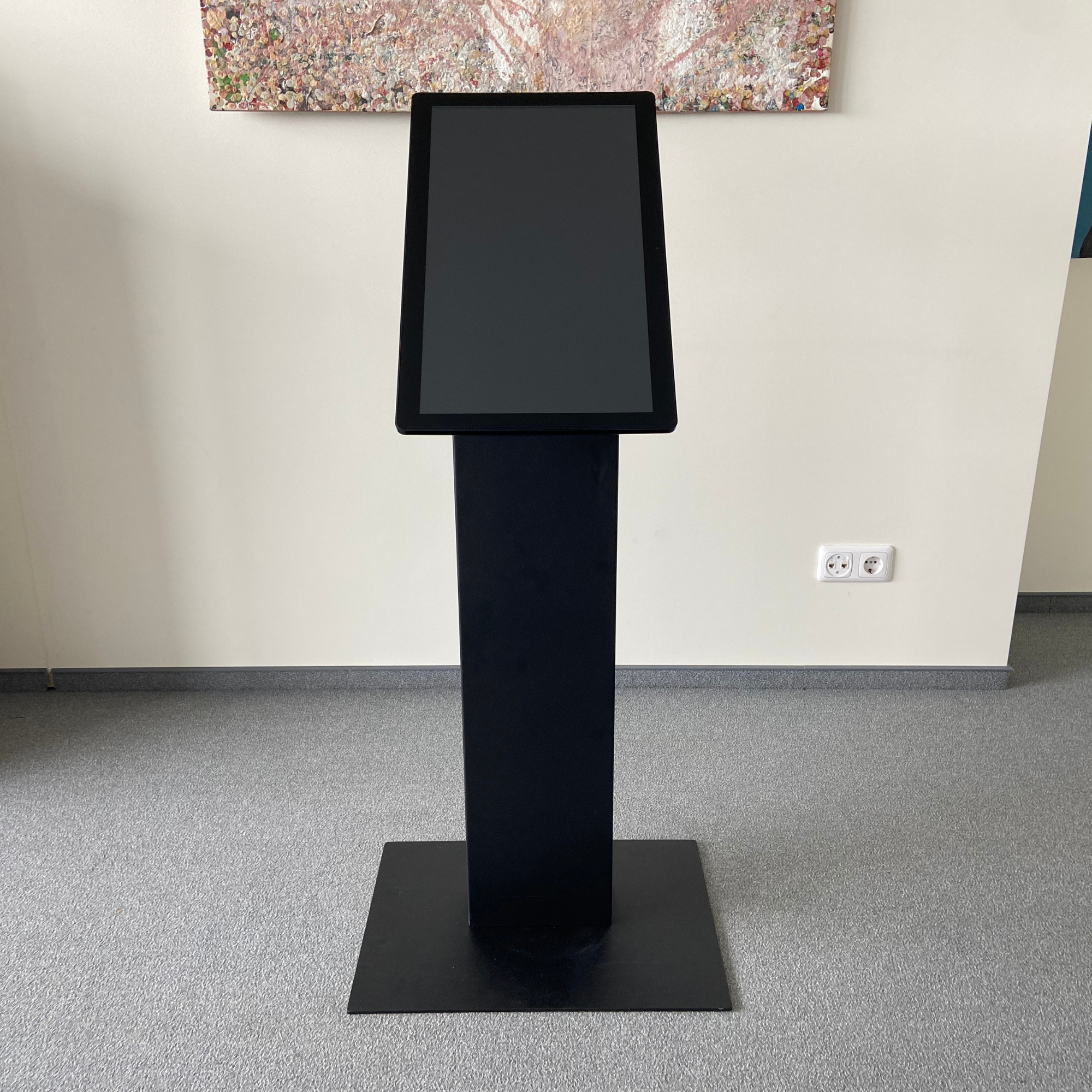 Altumas Zeta interactive stand - 22" / 32" / 43"