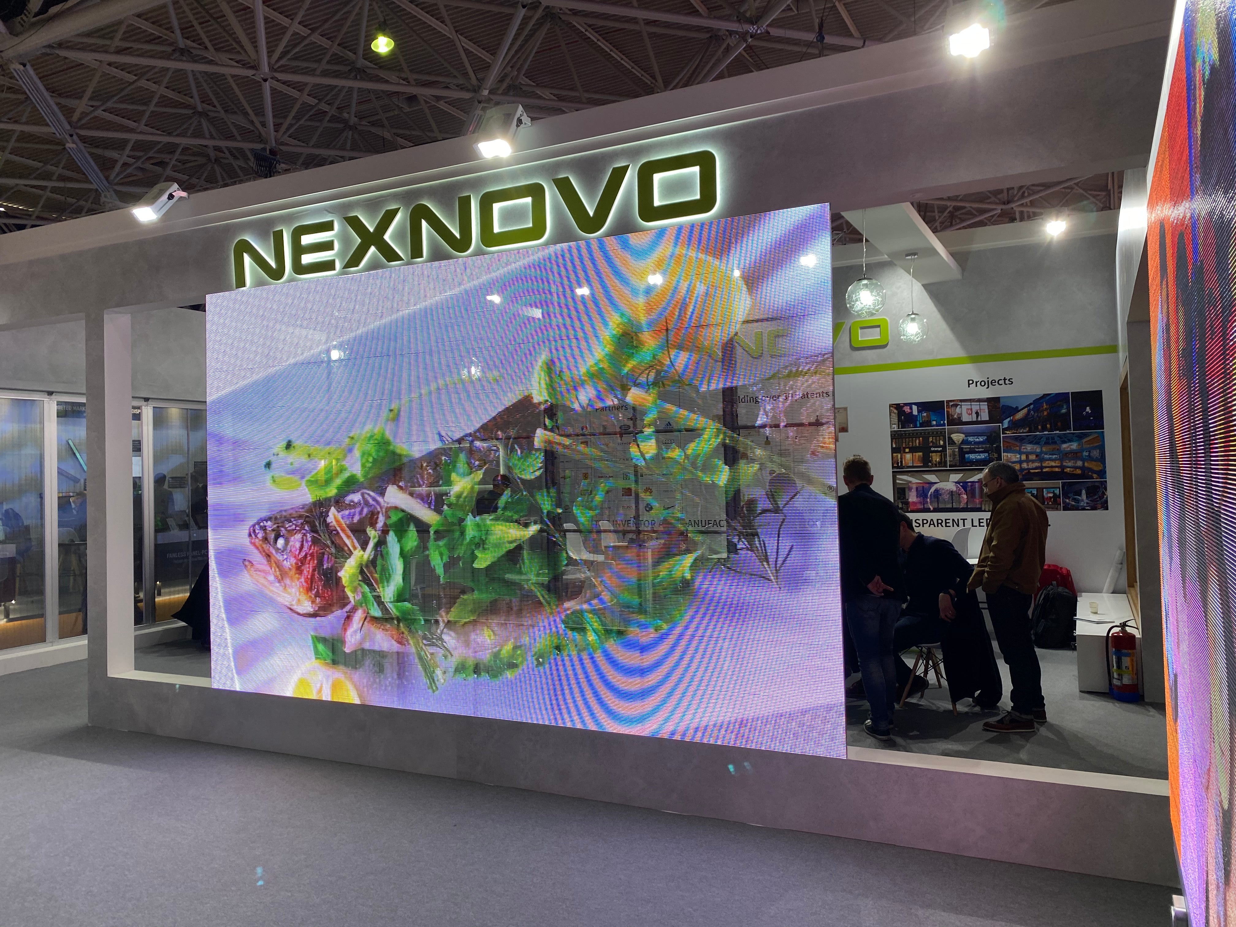 Nexnovo XRW permatoma video siena