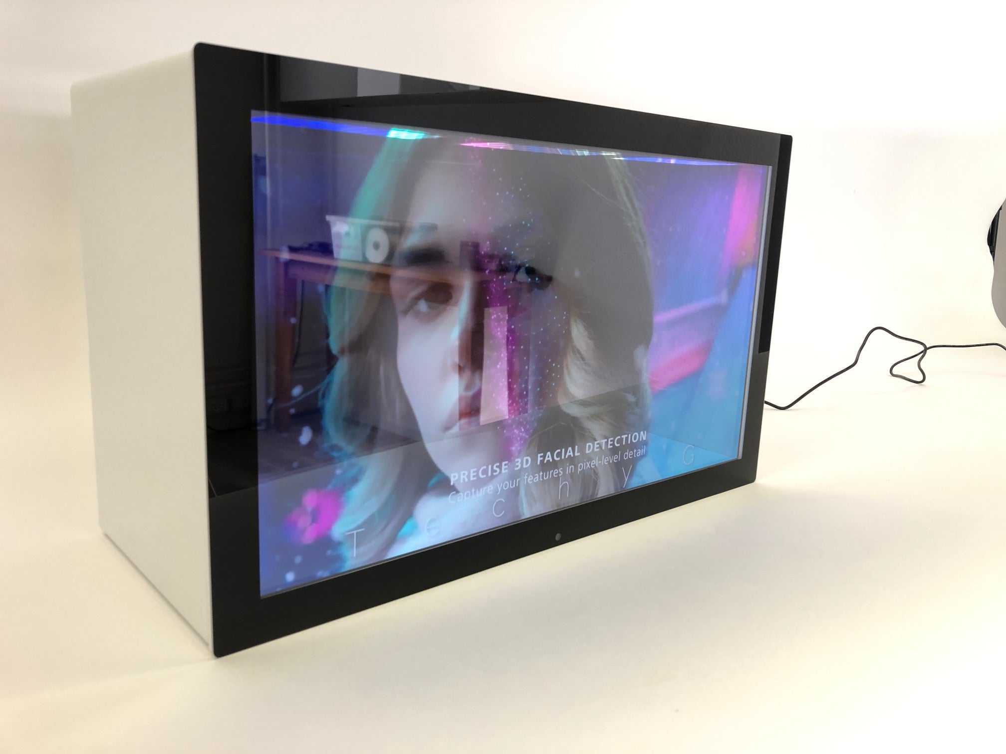 Transparent Box with Touch screen - Android - 18.5" / 24"